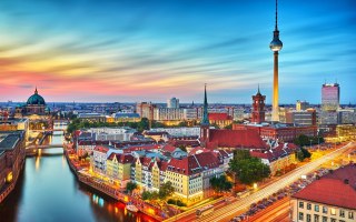 Obraz Wieloczęściowy Kolorowe Niebo I Panorama Berlina