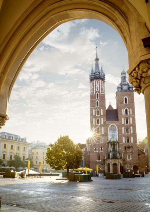 Plakat Widok Z Sukiennic Na Kościół Mariacki W Krakowie