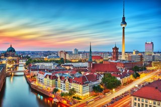 Obraz Wieloczęściowy Kolorowe Niebo I Panorama Berlina