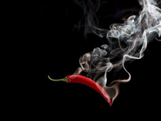Obraz Wieloczęściowy Czerwone Chili Z Dymem