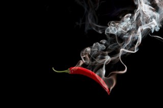 Obraz Wieloczęściowy Czerwone Chili Z Dymem