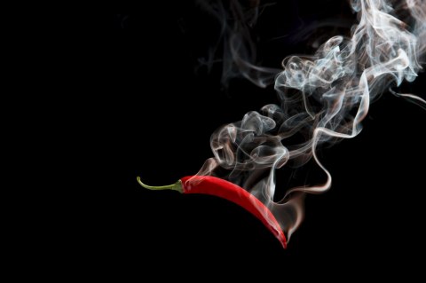 Obraz Wieloczęściowy Czerwone Chili Z Dymem